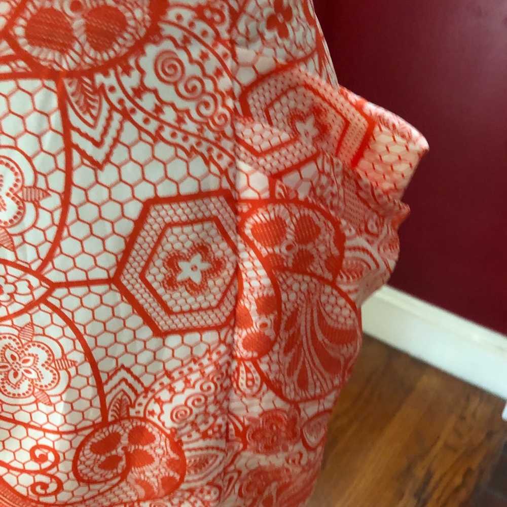 Pleated Side Deep Pocket Design - Picture 3 of 12